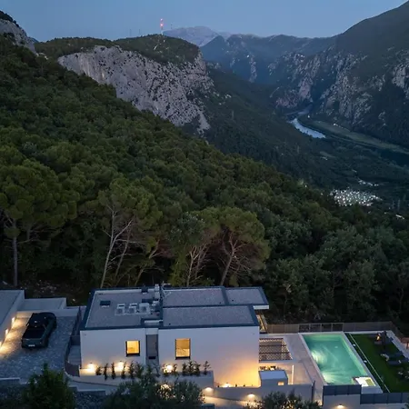 River Hills With Heated Pool With Hydromassage, Gym Ferienhaus *