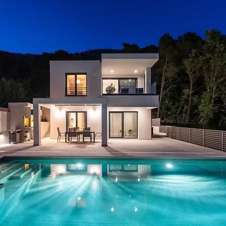 River Hills With Heated Pool With Hydromassage, Gym Ferienhaus *