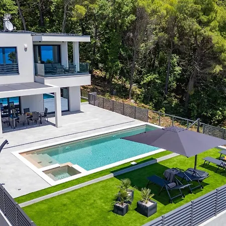 Ferienhaus River Hills With Heated Pool With Hydromassage, Gym