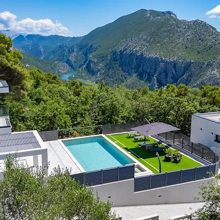 River Hills With Heated Pool With Hydromassage, Gym Ferienhaus *