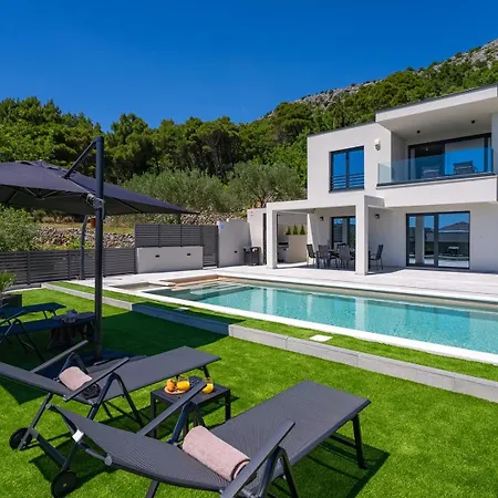 River Hills With Heated Pool With Hydromassage, Gym Gata